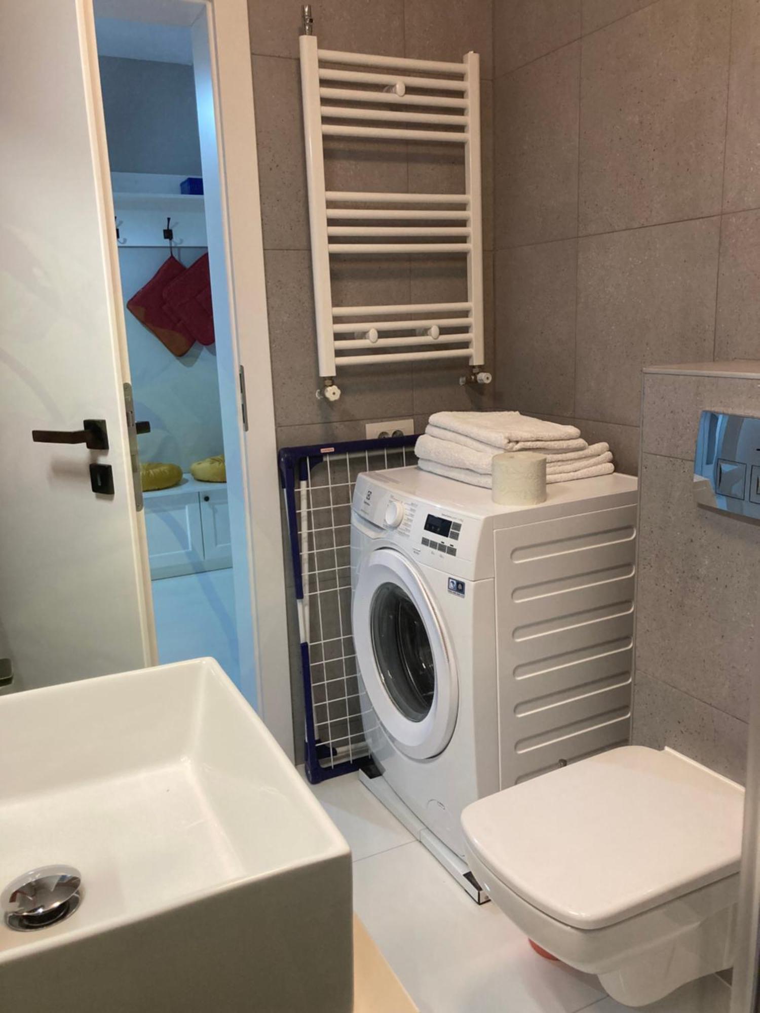 Apartamentul Max, Practic Si Confortabil Nagyvárad Kültér fotó